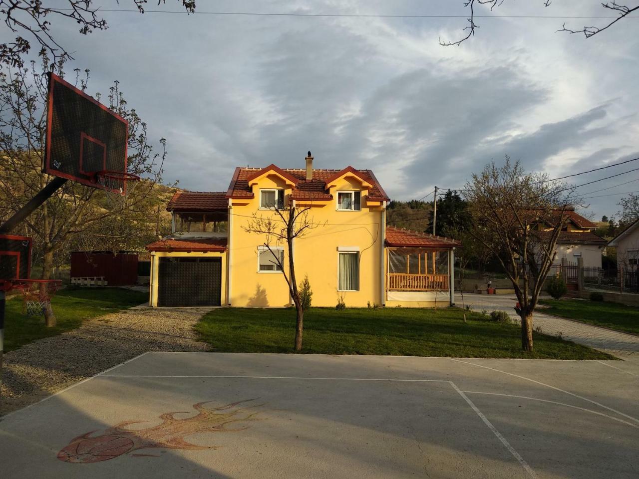 Family House Near Motorway 6 Guests 3 Bedrooms Veles Bagian luar foto